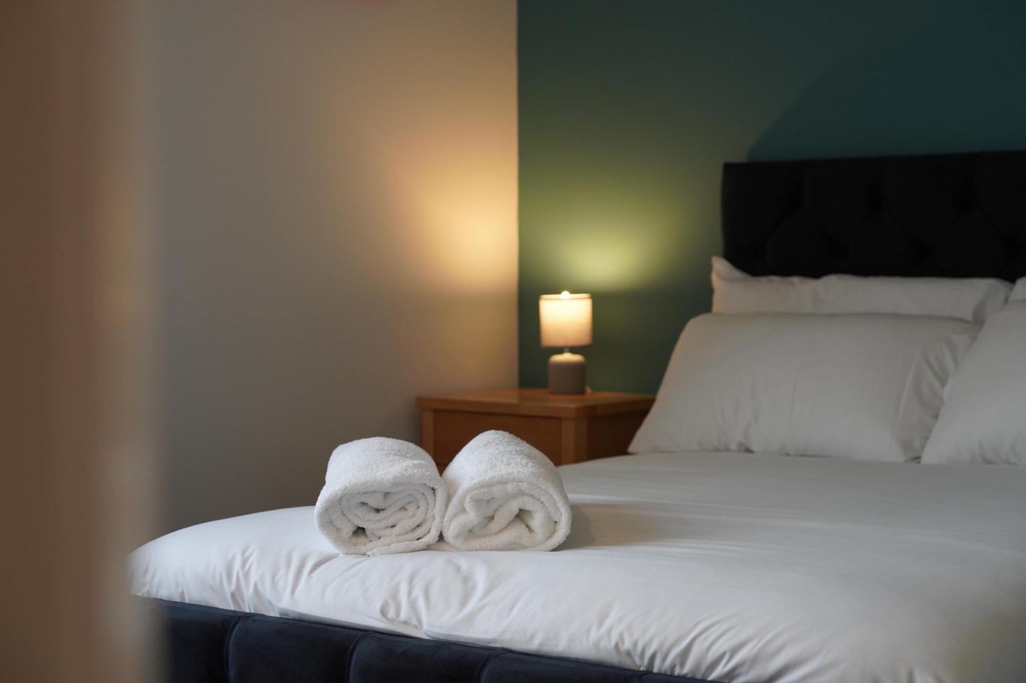 8 Double Beds In A 5 Bedroom House, Pets Welcome Epworth Exteriér fotografie