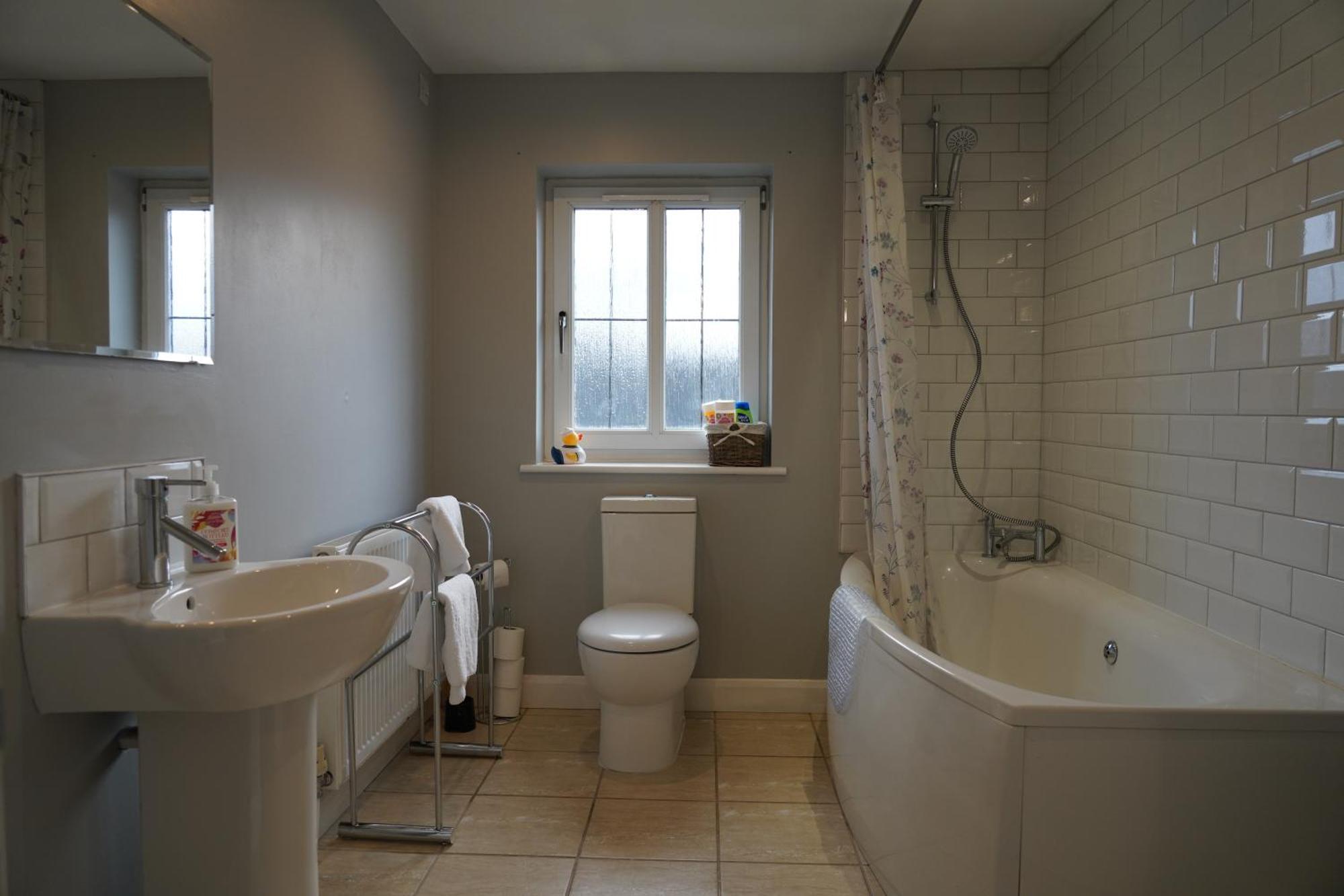 8 Double Beds In A 5 Bedroom House, Pets Welcome Epworth Exteriér fotografie