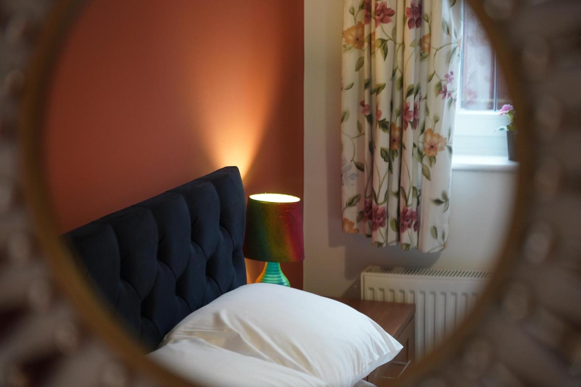 8 Double Beds In A 5 Bedroom House, Pets Welcome Epworth Exteriér fotografie